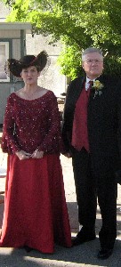 The bride's parents as (uncomfortable) pirates