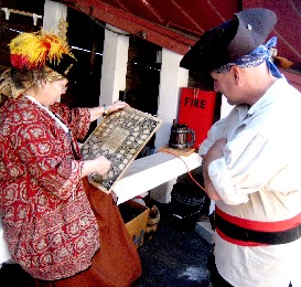 Jennie explains Goose to Bryan