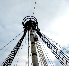 Sarah ascends into the Crow's Nest+