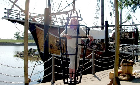 Linda joyful in the gibbet