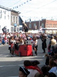 Burlesque Girls Carooming