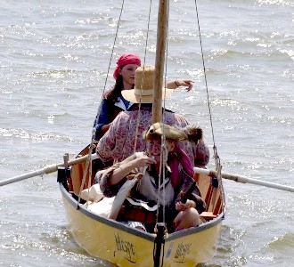 Mike Dollingers  yellow boat Wespe 