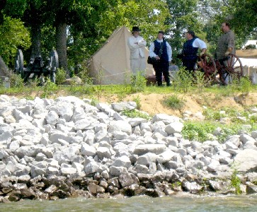 Crowd on the shore at Paynetown