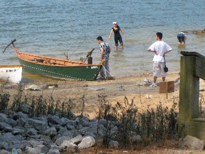 Patrons out at the Paynetown boats