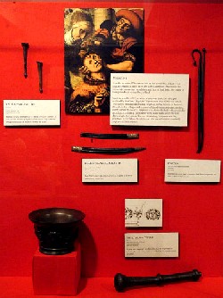 Period apothecary items