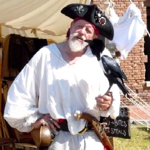 Crudbeard and Orea the Mynah