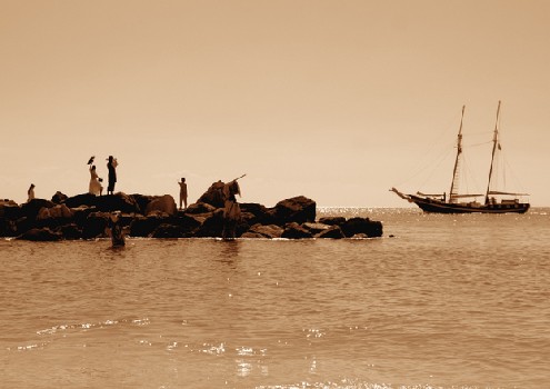 Shipwrecked hailing a ship