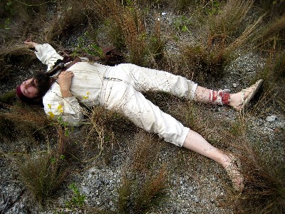 Oderless Eye plays dead