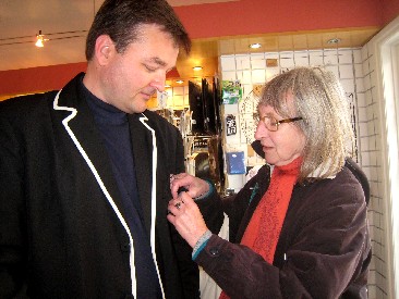 Pinning the Number 6 Button on Mission